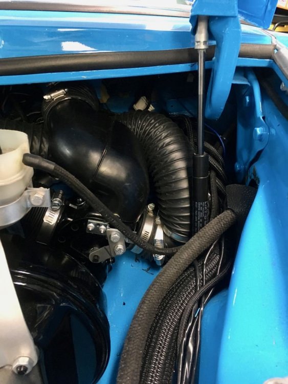 Porsche 911 a c install 6.jpg