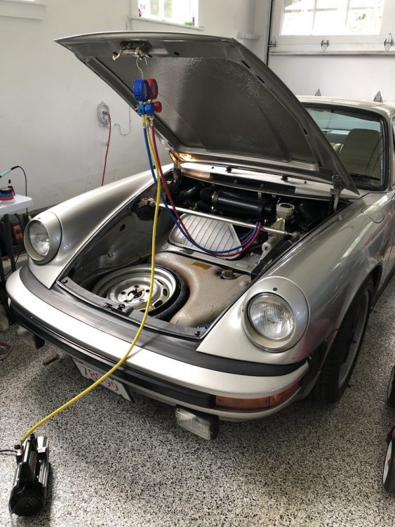 Porsche 911 SC air conditioning installation 20.jpg