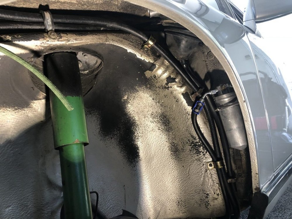 Porsche 911 SC air conditioning installation 11.jpg