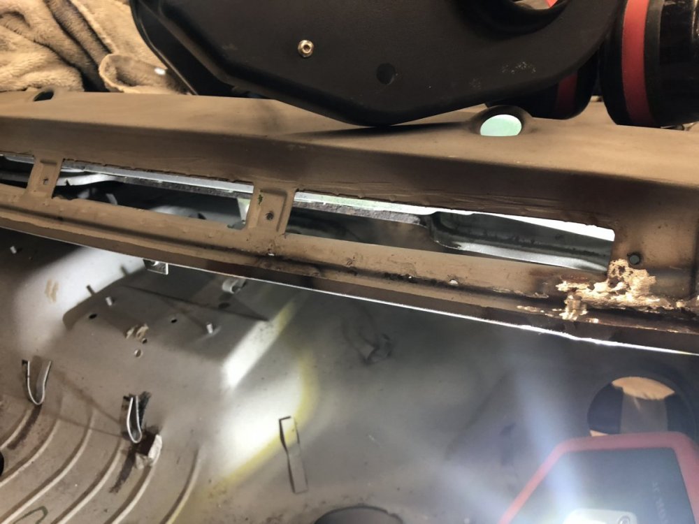 891356976_ClassicRetrofitairconditioning1966porsche911swb3.thumb.jpg.80a23a5ad19bf15771aa9a2db7d64637.jpg